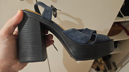Sapateiro Adaias conserto de sapatos, bolsas e malas em São Paulo - SP