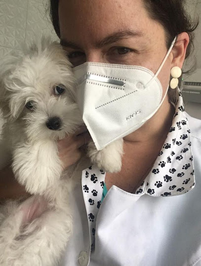 Dra. Danielle Brito - Veterinária em Domicílio em Recife - PE
